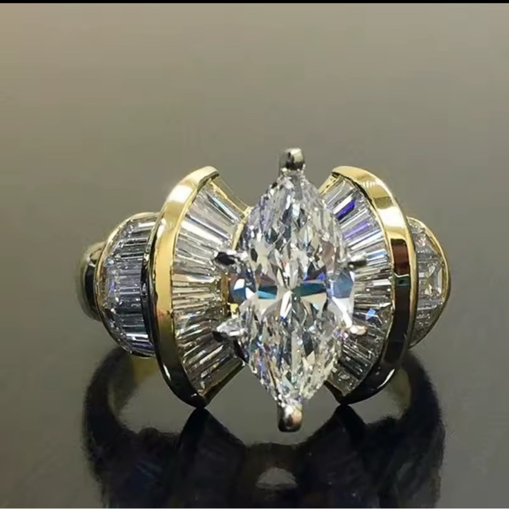 Elegant Gold Tone Women's Ring